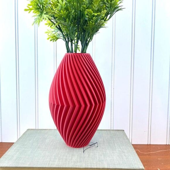 Modern Geometric Vase, The Soko Vase, Twisted Geometric Design, Sleek Minimalist - Picture 1 of 9